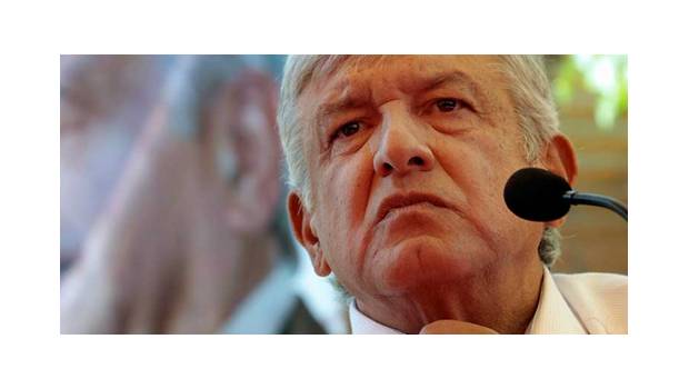 AMLO  divide el libro en dos grandes temas: Decadencia y Renacimiento de México.