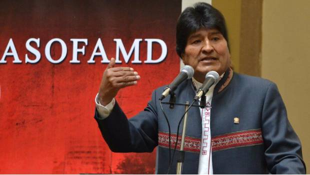 Morales emite discurso.