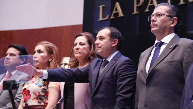 Ernesto Cordero. Toma de protesta en medio de jaloneos en el PAN.