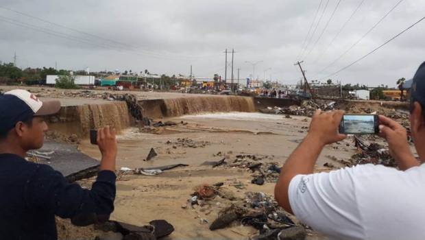 Daños en Baja California Sur. Llamado del presidente.