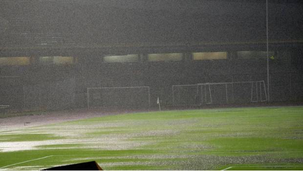 La cancha de CU sufrió las consecuencias de la lluvia 