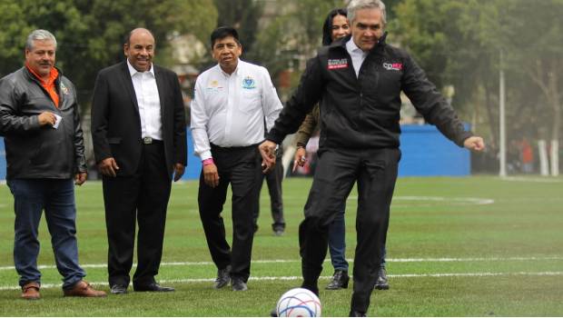 Mancera insiste en que el nuevo estadio se construya en Iztapalapa