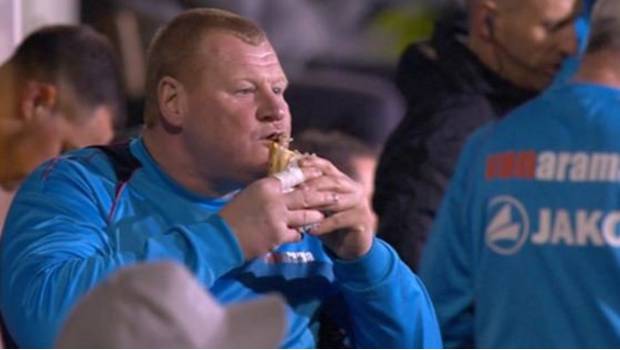 Wayne Shaw fue suspendido por la FA