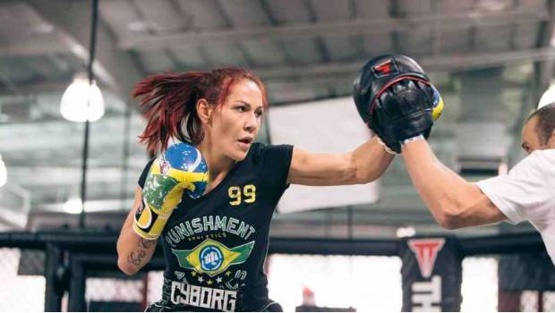 Cris Cyborg en entrenamiento.