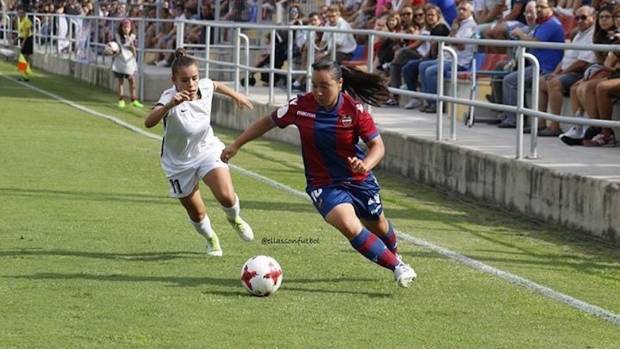 Charlyn Corral anotó un gran gol en la Jornada 1 con el Levante 