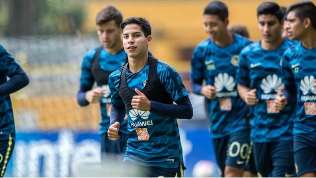 Lainez recibió un permiso especial de las Águilas para jugar con el Tri 