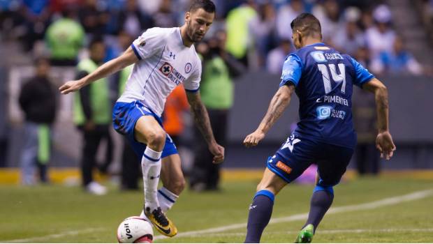 Puebla y Cruz Azul empataron sin goles 