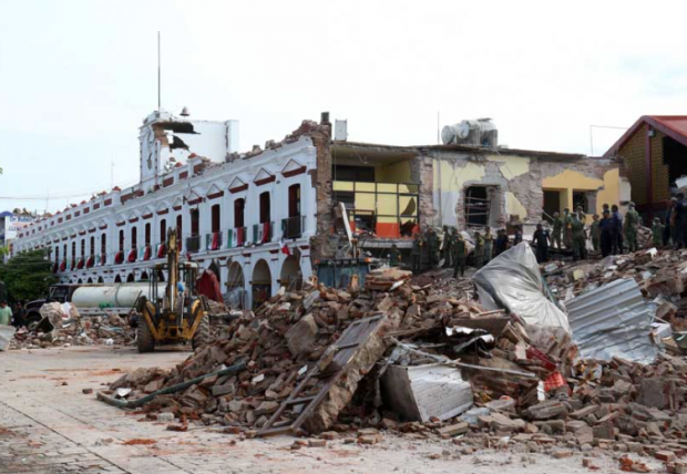 EL PALACIO MUNICIPAL DE JUCHIT�N, QUE DATA DE 1860, QUED� EN RUINAS TRAS EL SISMO. FOTO/CUARTOSCURO