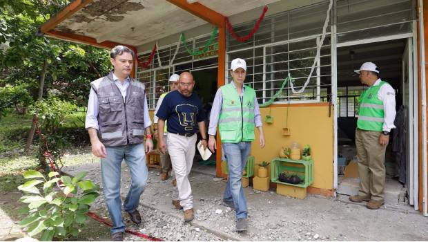 Recorrido de Aurelio Nuño por escuelas de Chiapas, acompañado por el gobernador Manuel Velasco.