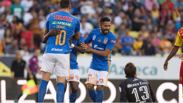 Aquino anotó el primer gol de Tigres 