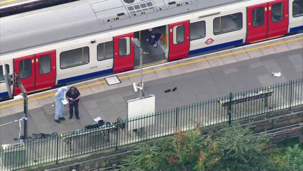 Atentado en uno de los vagones del metro de Londres. Dos sospechosos detenidos.