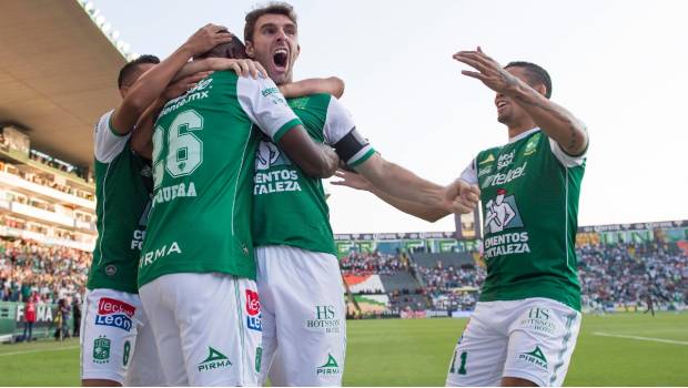 Mauro Boselli celebra su centenar de dianas.