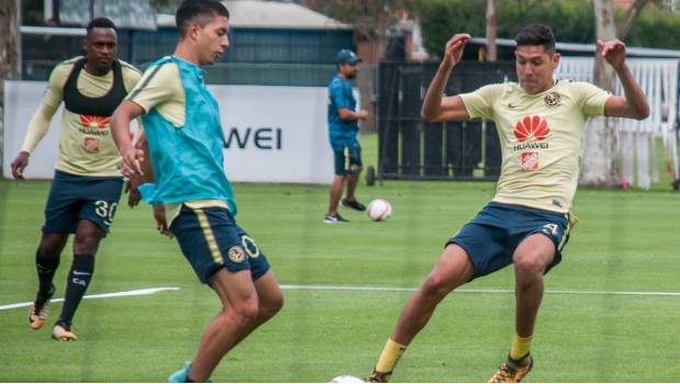 Las Águilas en ensayo.