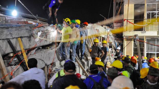 Daños por sismo. Labores de rescate.