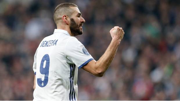 Benzema celebra gol.