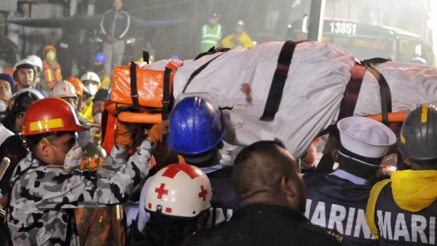 Rescate de víctima mortal en la calle de Petén y avenida Zapata.