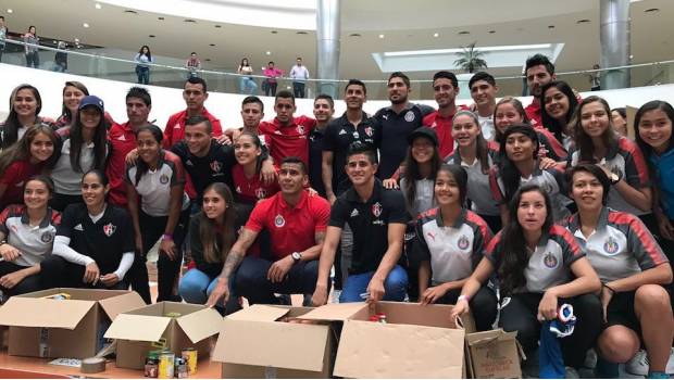 Atlas y Chivas se juntaron para ayudar a los más necesitados 