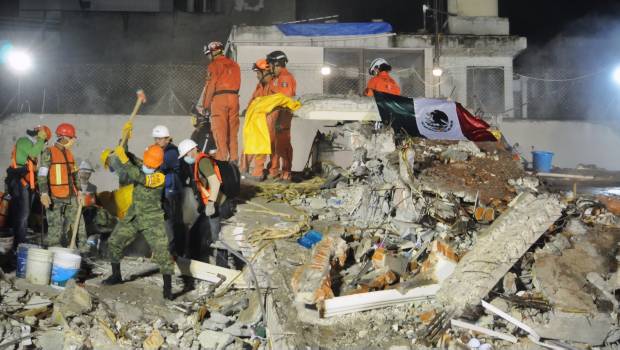 Edificio derrumbado en la Ciudad de México por temblor del 19 de septiembre. Solidaridad internacional.