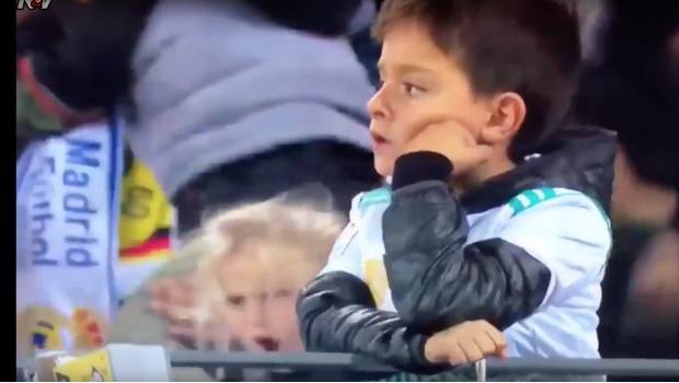 Niña festeja como ‘CR7’