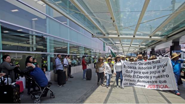 Manifestación de ejidatarios en el Aeropuerto Internacional de Guadalajara en mayo pasado.