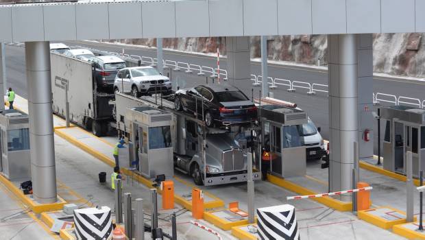 Caseta de cobro. Por el sismo de 7.1 grados se ofreció el "paso libre" a usuarios en autopistas que opera Capufe.