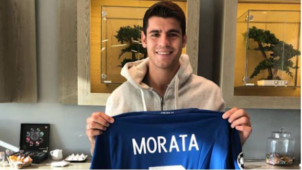 Morata mandó su camiseta firmada 