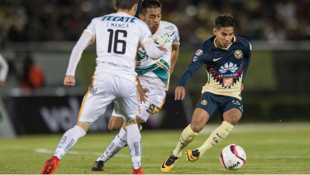 Diego Lainez gambetea en Copa MX.