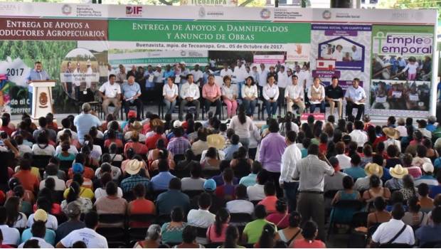 Gobierno de Guerrero visita a damnificados de Buenavista, en Tecoanapa. Noticias en tiempo real