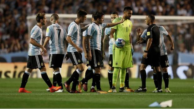 Los argentinos lamentan empate.