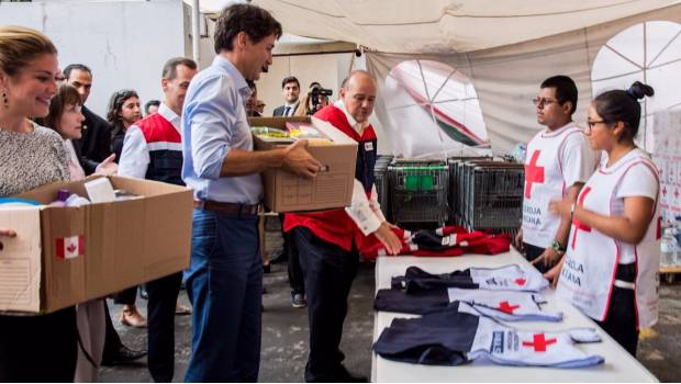 Trudeau ayudó a la Cruz Roja a armar despensas para damnificados del 19S. Noticias en tiempo real