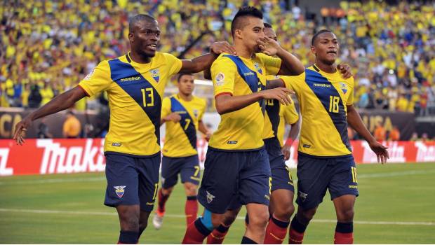 Ecuador suspende a 5 futbolistas por salida nocturna previo a duelo vs Argentina. Noticias en tiempo real