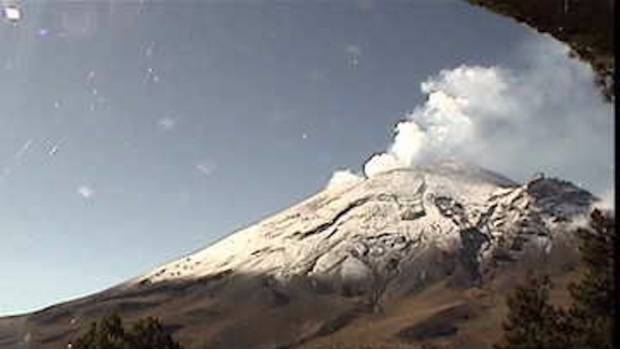 Registra Popocatépetl 52 exhalaciones y 2 sismos. Noticias en tiempo real