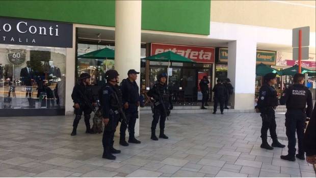 Evacúan Plaza del Valle por amenaza de bomba. Noticias en tiempo real