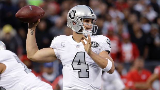 Derek Carr lideró a su equipo en la serie final que les dio la victoria 