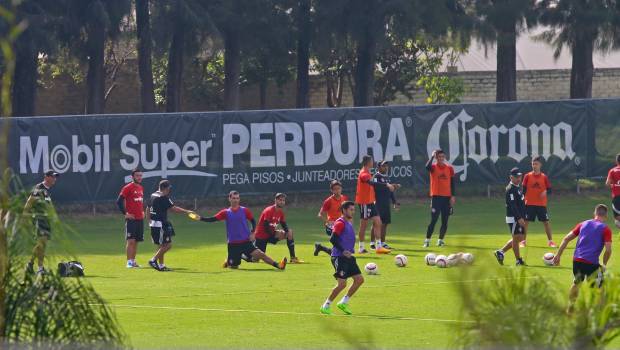 Rafael Márquez en entrenamiento en Atlas.