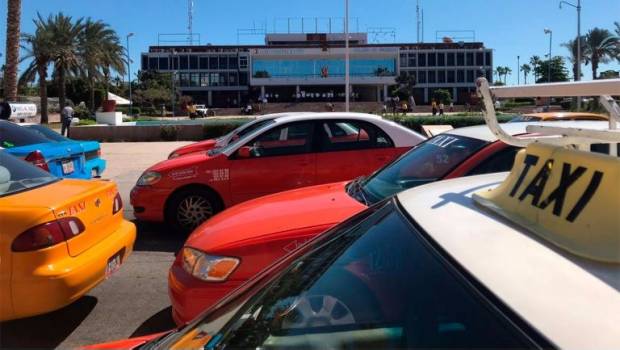 Llegada de Uber a La Paz inconforma a taxistas locales. Noticias en tiempo real