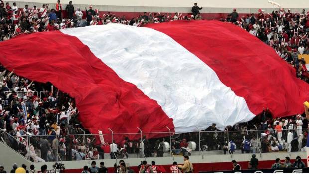 Aficionados provocan sismo en Lima tras festejar gol de Perú. Noticias en tiempo real