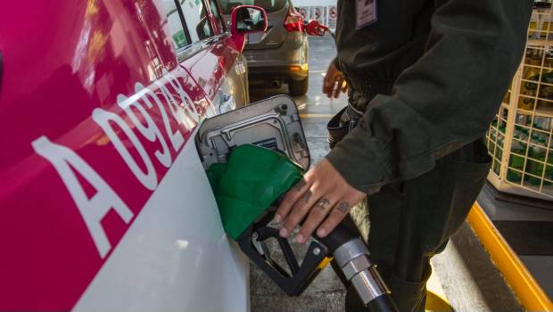 Prevén que precio del litro gasolina llegue a 20 pesos en 2018. Noticias en tiempo real
