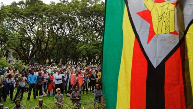 Conflicto en Zimbabwe. Renuncia de Robert Mugabe.