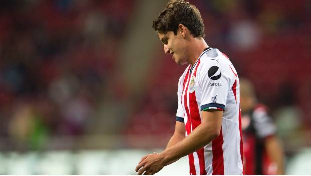 Fierro saldría de Chivas para el próximo torneo 