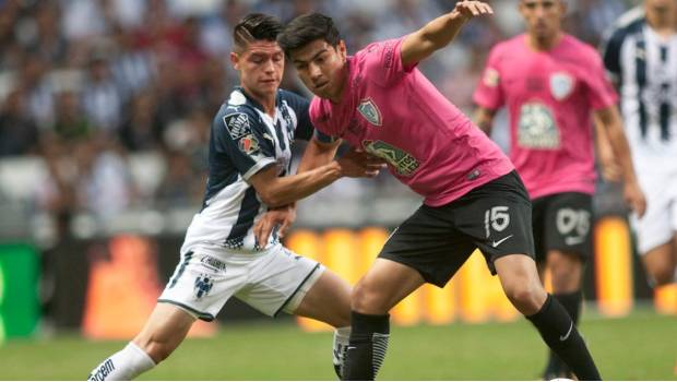 Erick Gutiérrez frente al Monterrey.