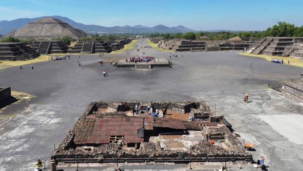 Zona arqueológica en Teotihuacán. Advertencia sobre inseguridad.