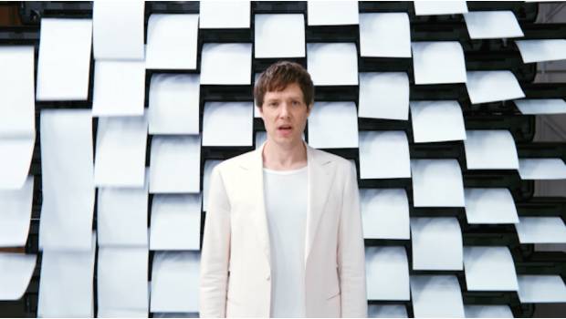 Escena de 'Obsession', el nuevo video musical de Ok Go.