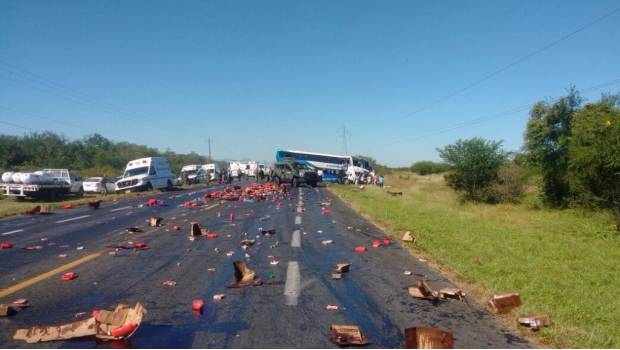 Accidente en carretera Victoria-Monterrey deja 3 muertos. Noticias en tiempo real