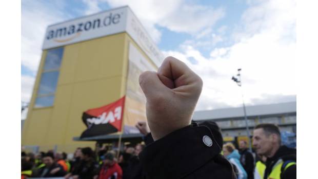 Trabajadores de Amazon en Europa se declaran en huelga. Noticias en tiempo real