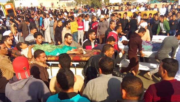Sube a 305 el número de víctimas por ataque a mezquita de Egipto. Noticias en tiempo real