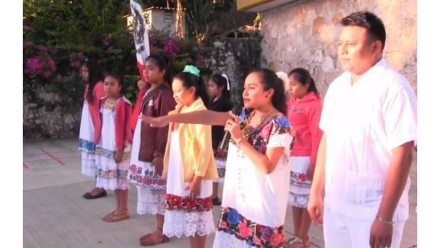 Primaria de Yucatán sustituye uniformes por trajes típicos de la región. Noticias en tiempo real