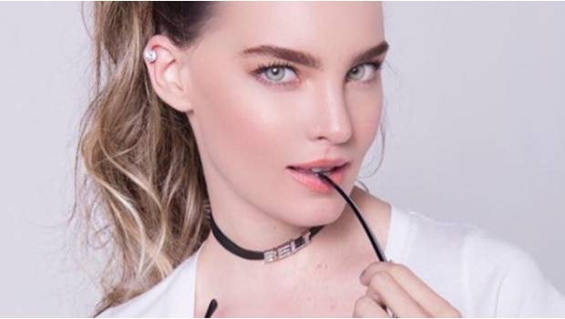 Belinda hace suspirar a sus seguidores posando en bikini