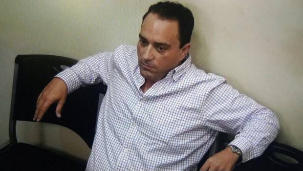 Panamá firma extradición de Roberto Borge