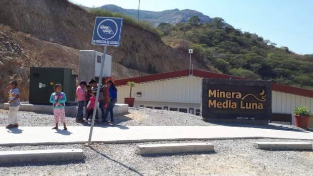 Minera canadiense suspende contratos de trabajadores en Guerrero por  bloqueo "ilegal". Noticias en tiempo real